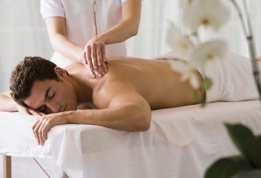 massage therapist in Denver